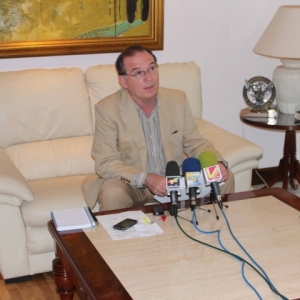 El Ayuntamiento redactará el proyecto de ejecución del enlace de Caleta de Vélez antes de que finalice el verano