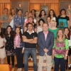 El alcalde entrega los diplomas de los cursos de desarrollo personal y de defensa personal de mujeres